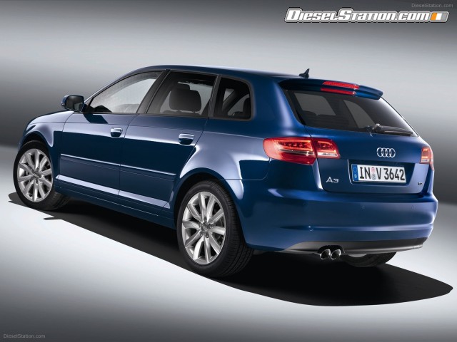 Audi-A3-Sportback-2011-03.jpg