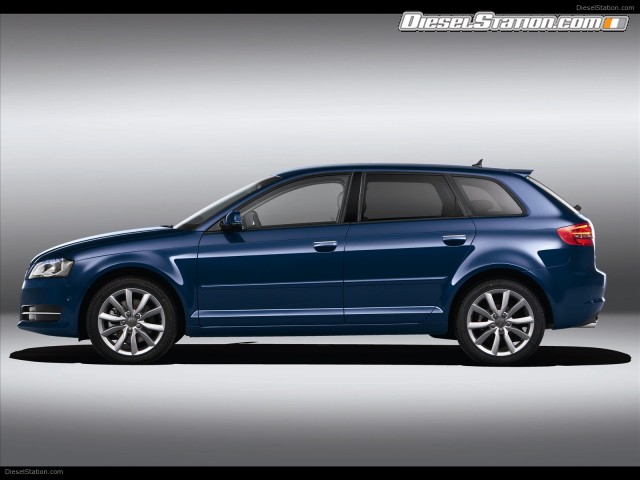 Audi-A3-Sportback-2011-05.jpg