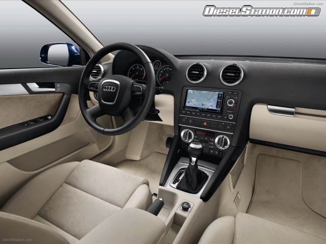 Audi-A3-Sportback-2011-11.jpg