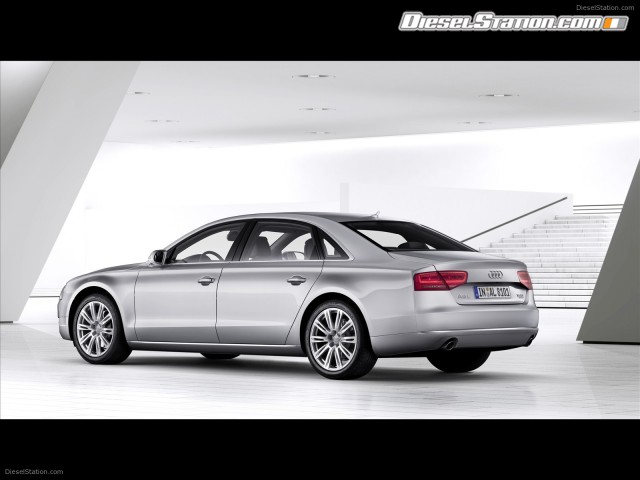 Audi-A8-L-2011-02.jpg