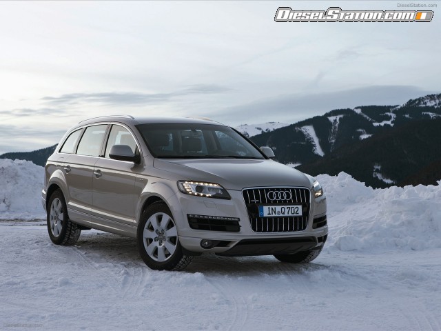 Audi-Q7-2011-11.jpg