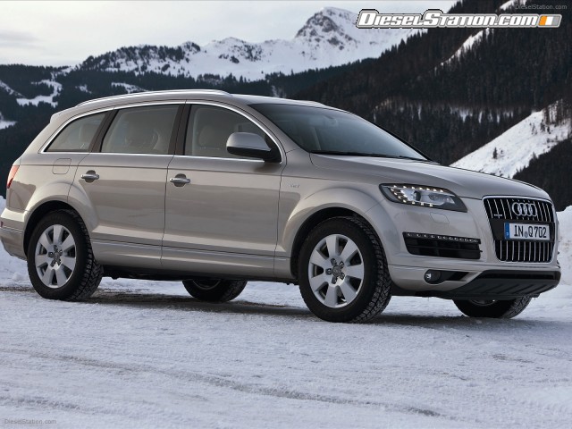 Audi-Q7-2011-14.jpg