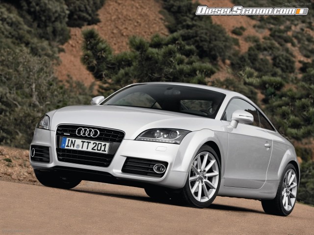 Audi-TT-Coupe-2011-01.jpg