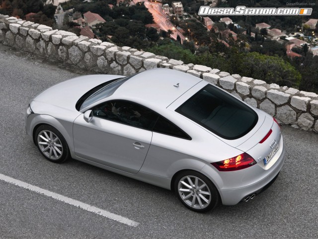 Audi-TT-Coupe-2011-03.jpg