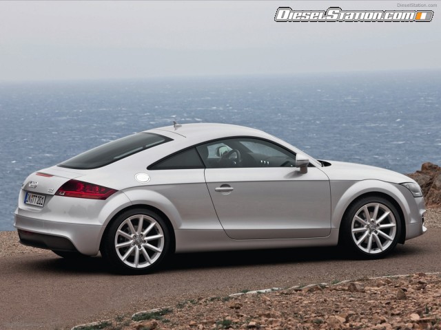 Audi-TT-Coupe-2011-09.jpg