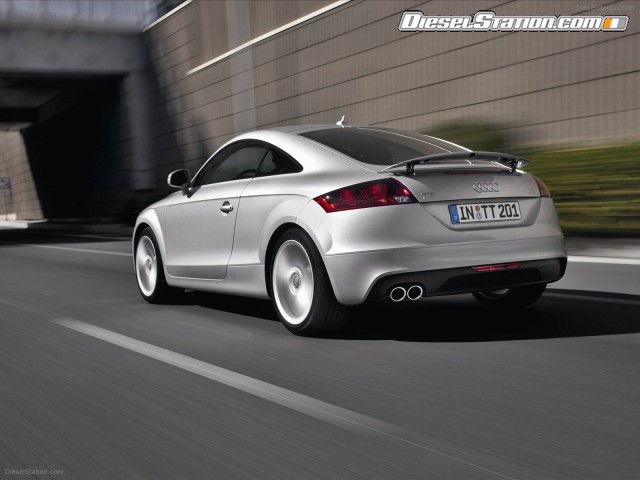 Audi-TT-Coupe-2011-12.jpg