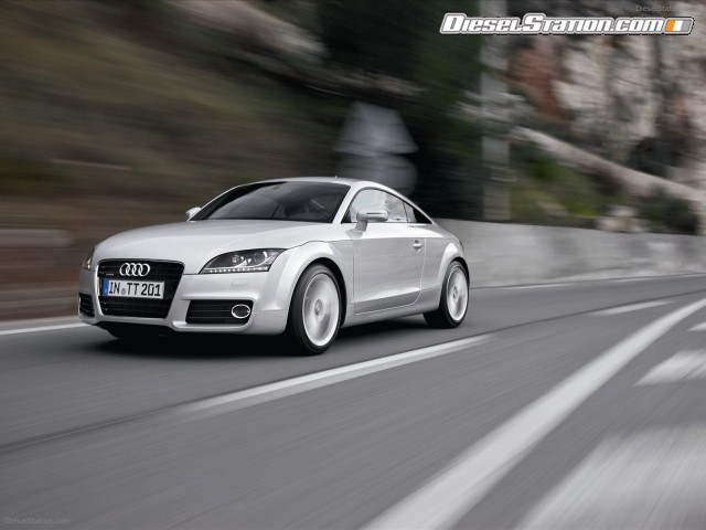 Audi-TT-Coupe-2011-13.jpg