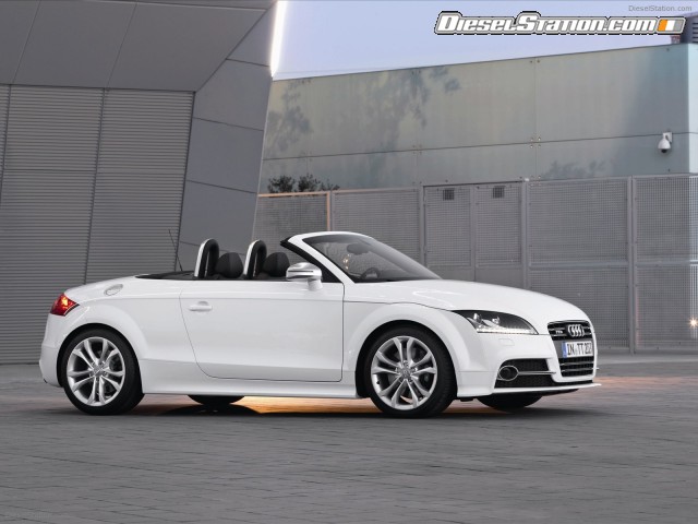 Audi-TTS-Roadster-2011-11.jpg