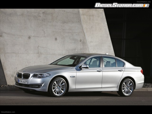 bmw 5 series wallpaper. 2011 BMW 5 Series Wallpaper