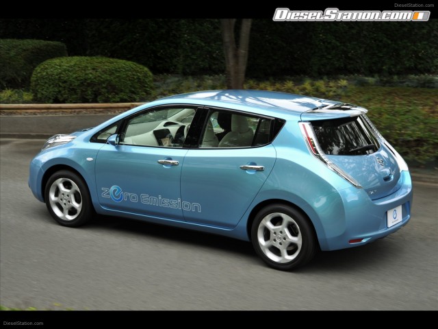 Nissan diesel cars 2010 #6