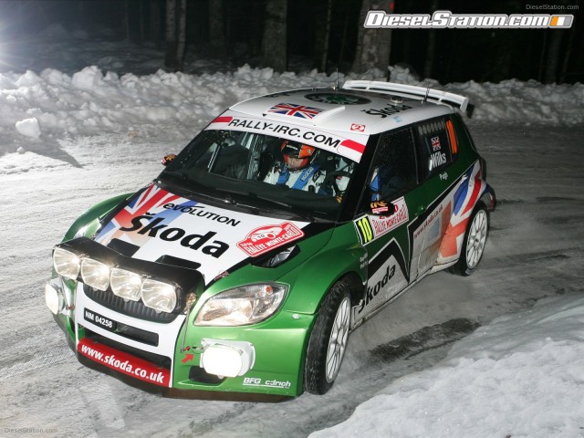 [Зображення: skoda-fabia-s2000-rally-car-02.jpg]