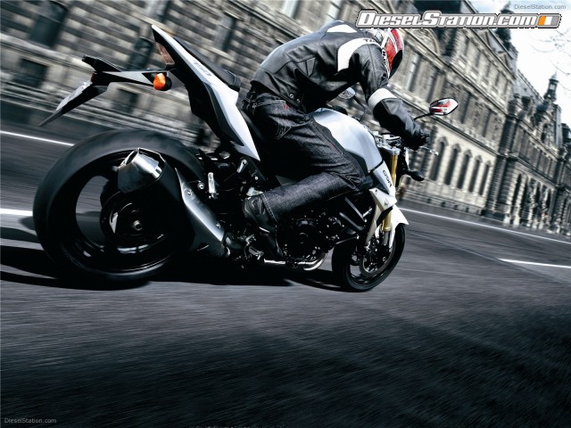 GSR750