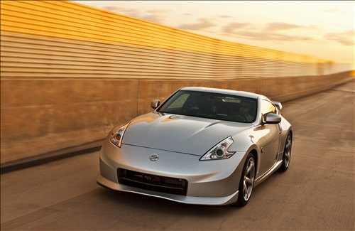 2009 nissan z car