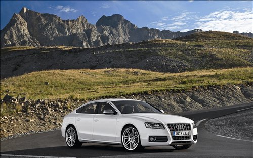 Audi unveiled in Frankfurt the Audi S5 Sportback which will go on sale next 