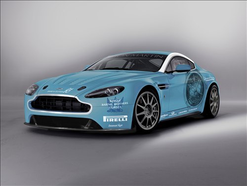 ASTON MARTIN RETURNS TO RACE WITH NEW V12 VANTAGE
