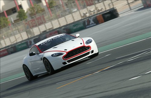 Aston Martin New Vantage GT4