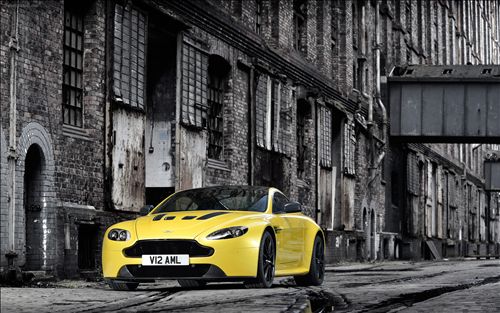 Aston Martin V12 Vantage S 2014