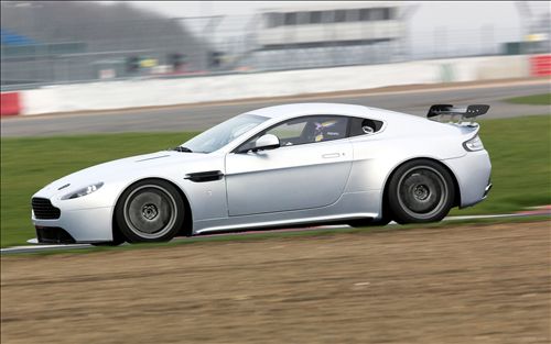 Aston Martin Vantage GT4 2012