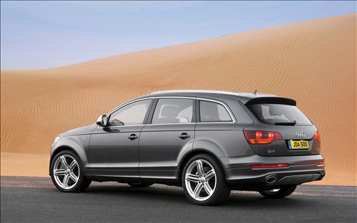 The highly efficient 6.0-litre engine powering the new Audi Q7 V12 TDI 