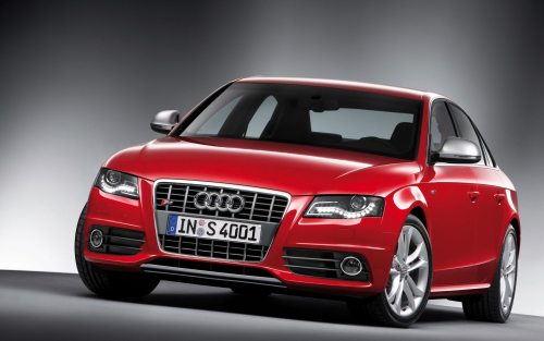 Audi is introducing its new sporty top models with the S4 and S4 Avant.