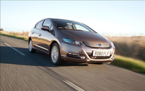 The improved Honda Insight Hybrid 2011 hits UK Roads, featuring adjusted 