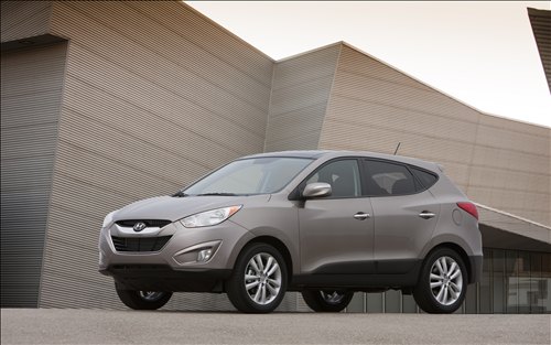 In 2010, a revolutionary new Tucson joins the rapidly evolving Hyundai 