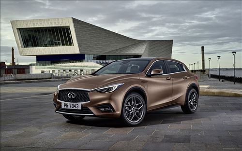 Infiniti Q30 2016 Car Picture