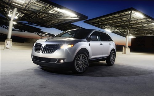 The Lincoln MKX 2011, midsize luxury crossover, has a new 3.7-liter Duratec® 