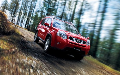 Nissan X-Trail SUV 2011