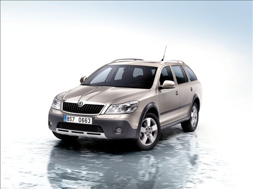 The new Skoda Octavia Scout has a redesigned front grille, bold headlamps 