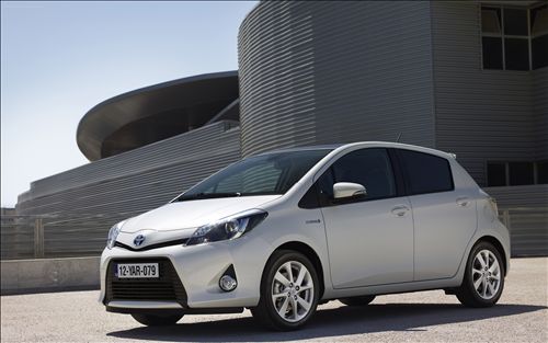 Toyota Yaris Hybrid 2013