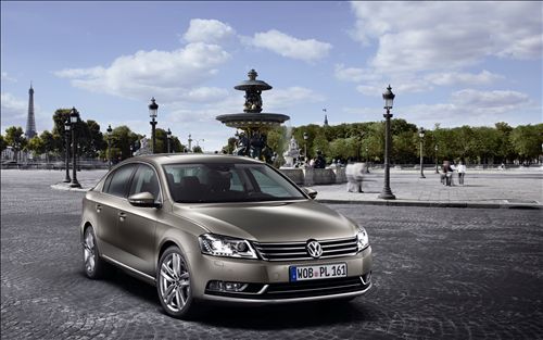  Passat is highly efficient with fuel economy of 4.2L per 100km (45 mpg).