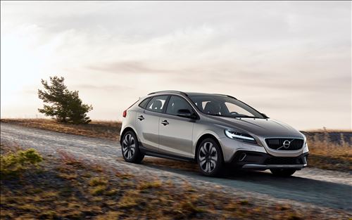 Volvo V40 Cross Country 2017 Car Pics