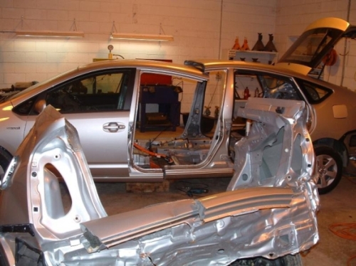 6-Door-Prius-002.jpg
