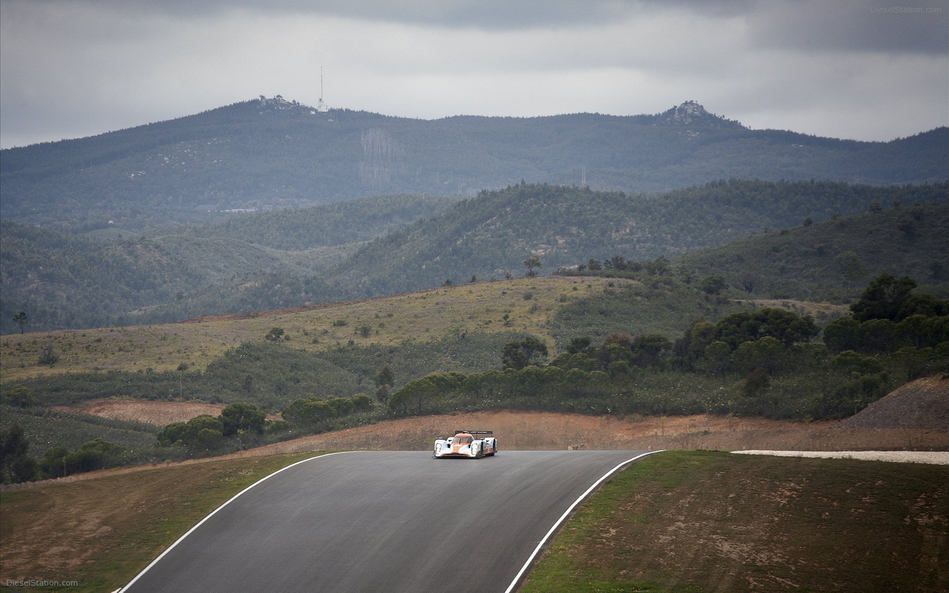 Aston Martin Gears up for Algarve Night Race