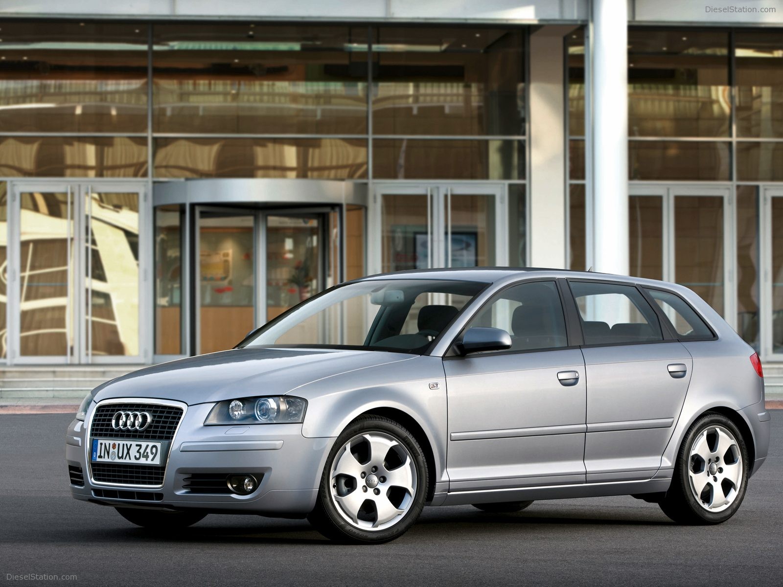 audi-a3-sportback-pictures-01.jpg