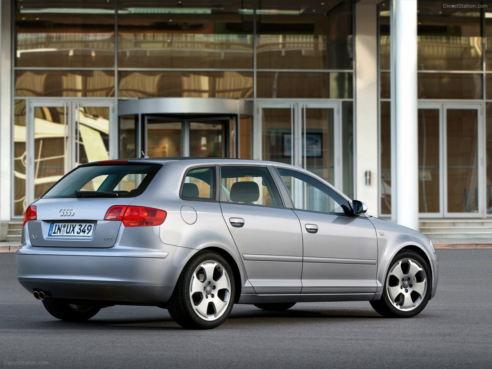 audi-a3-sportback-pictures-03.jpg