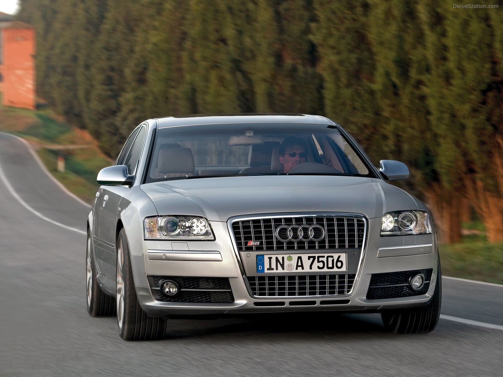 Audi-S8-2005-017.jpg