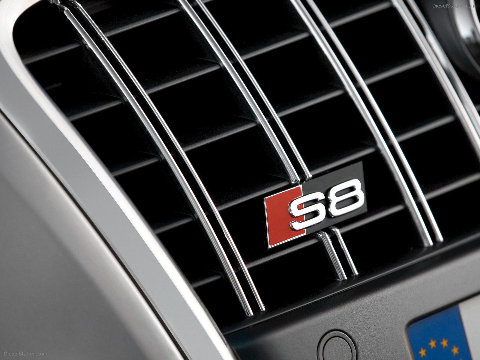 Audi-S8-2005-029.jpg