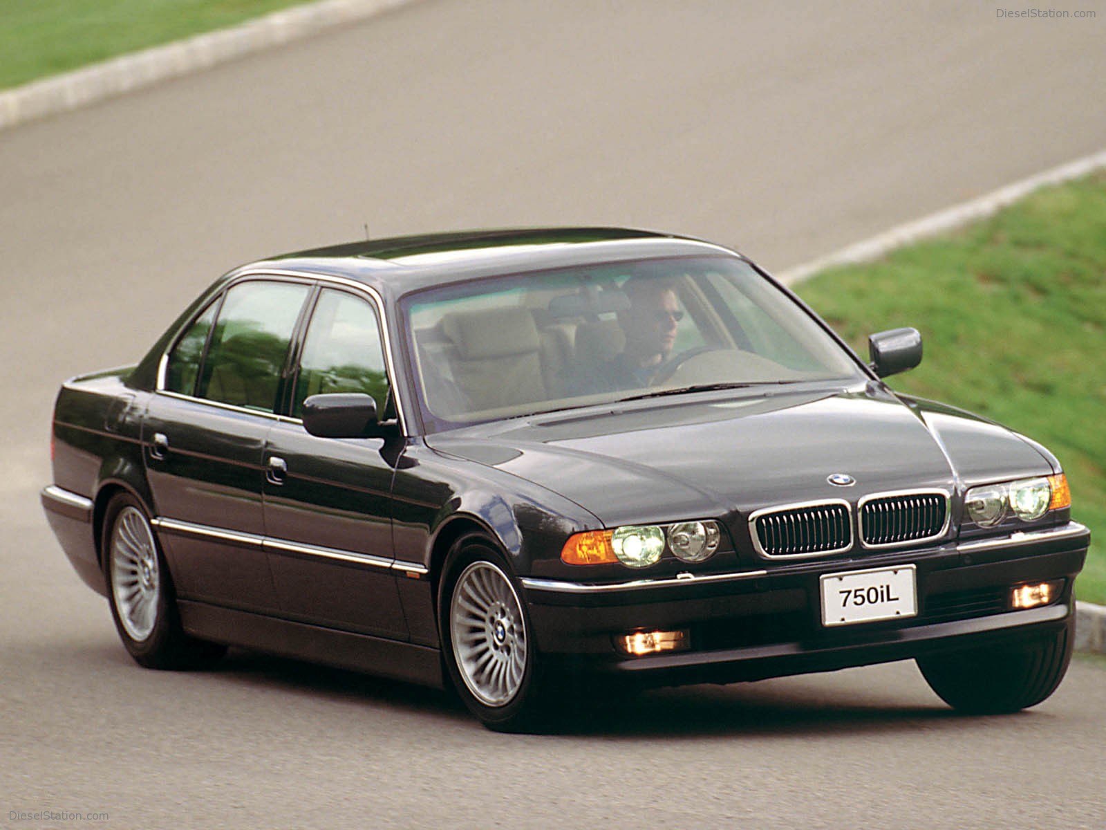 Tupac bmw 750