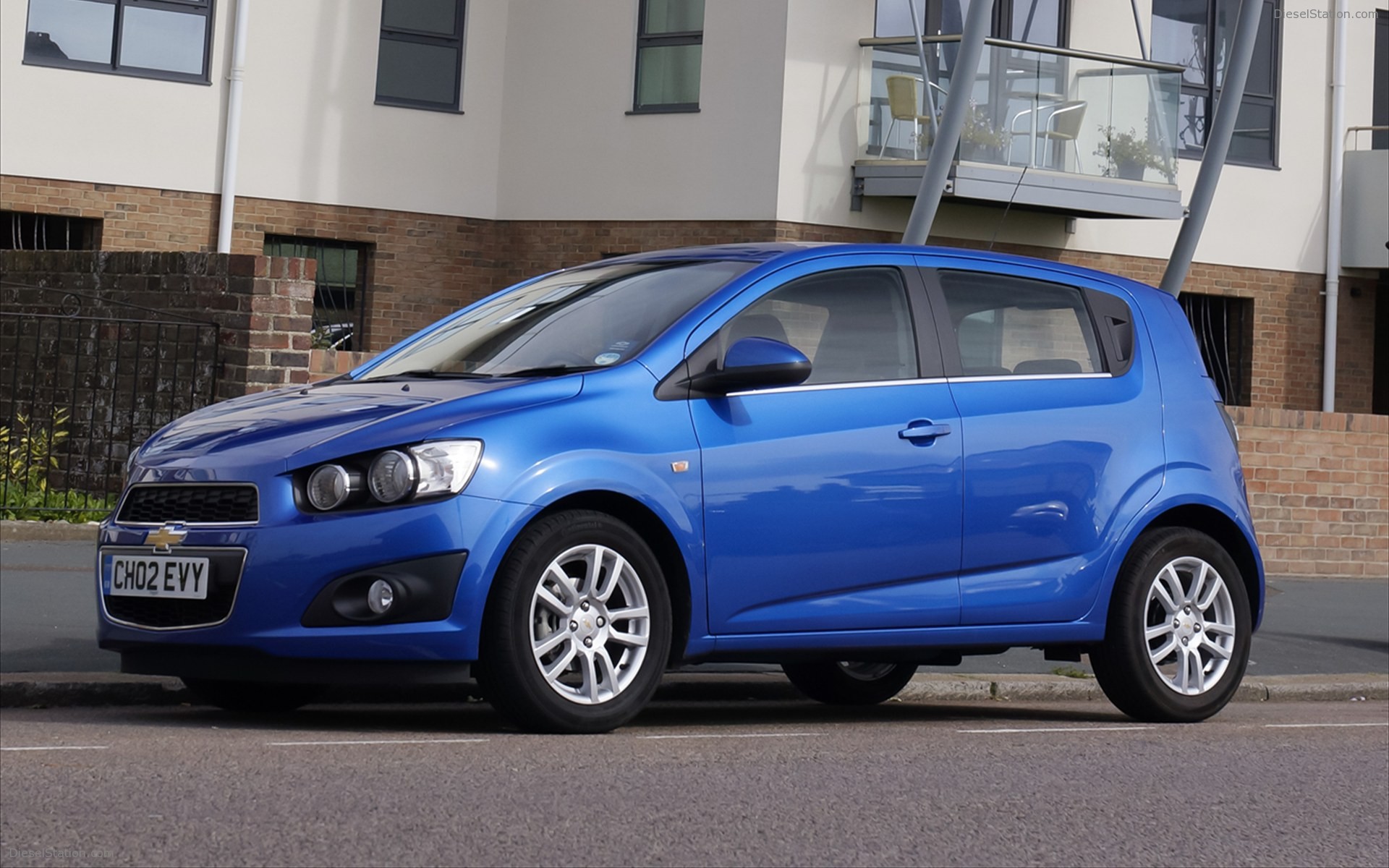 Chevrolet Aveo 2012 Widescreen Exotic Car Picture 07 of