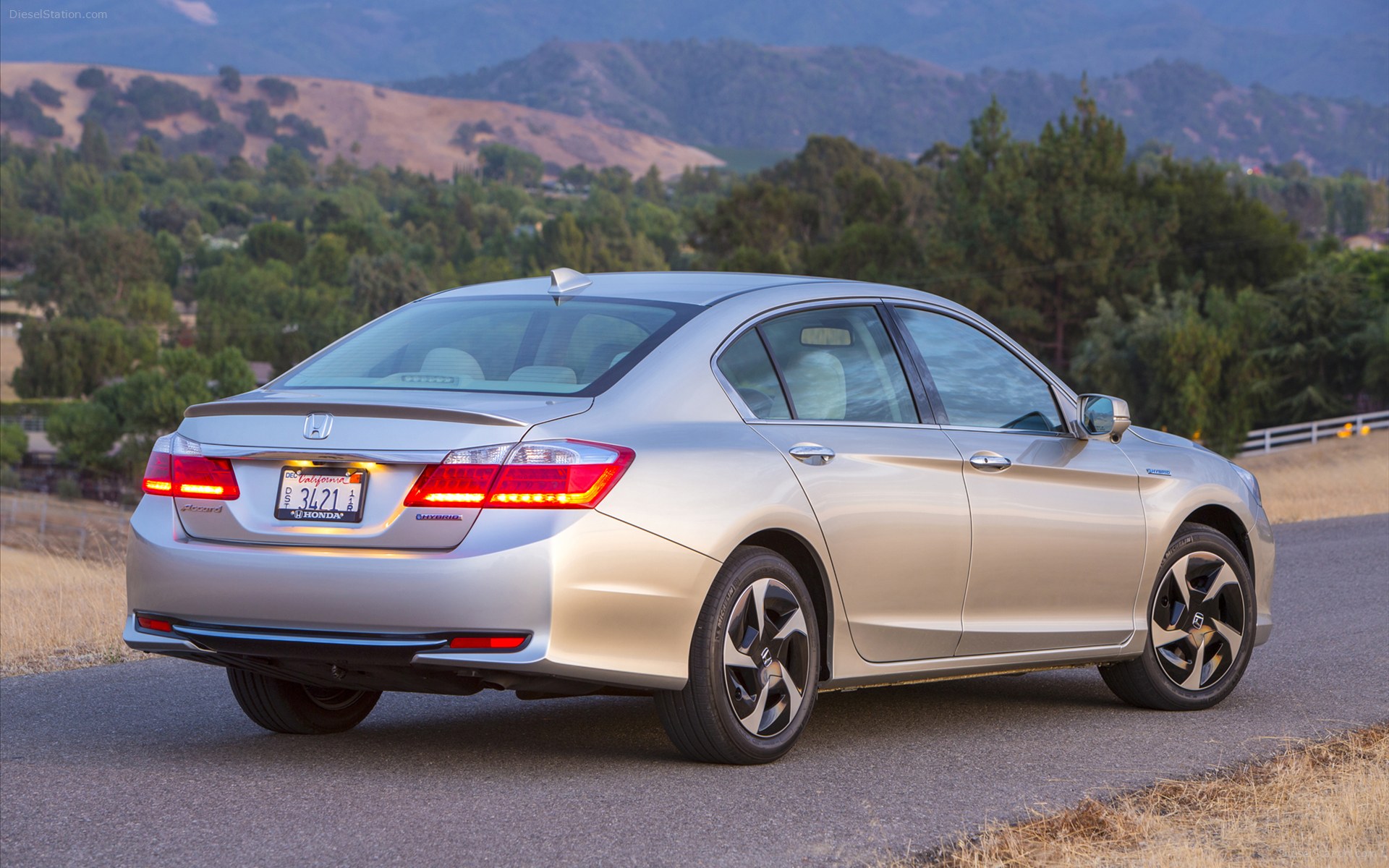 2014 Honda accord phev #2