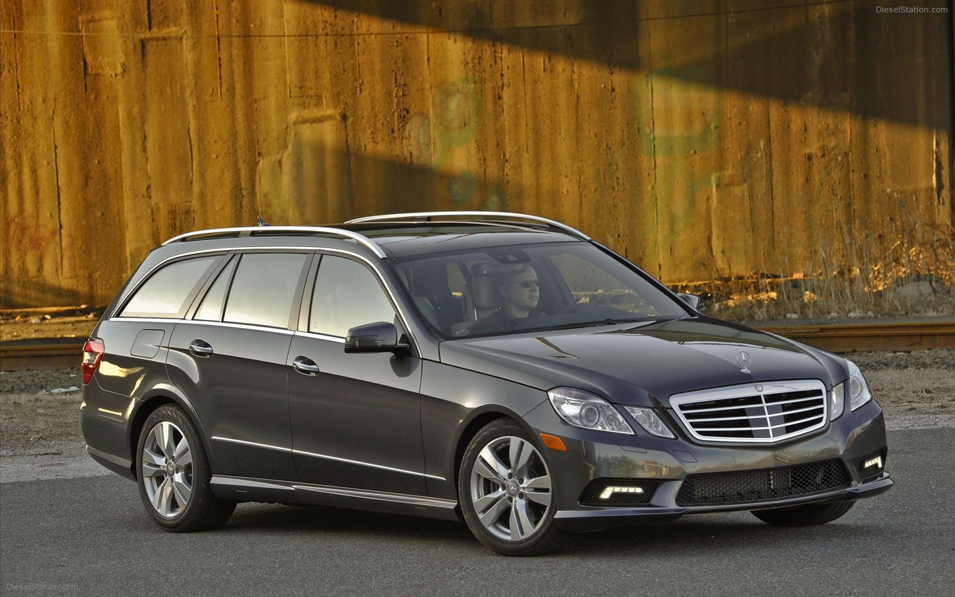 Mercedes benz diesel wagon 2011