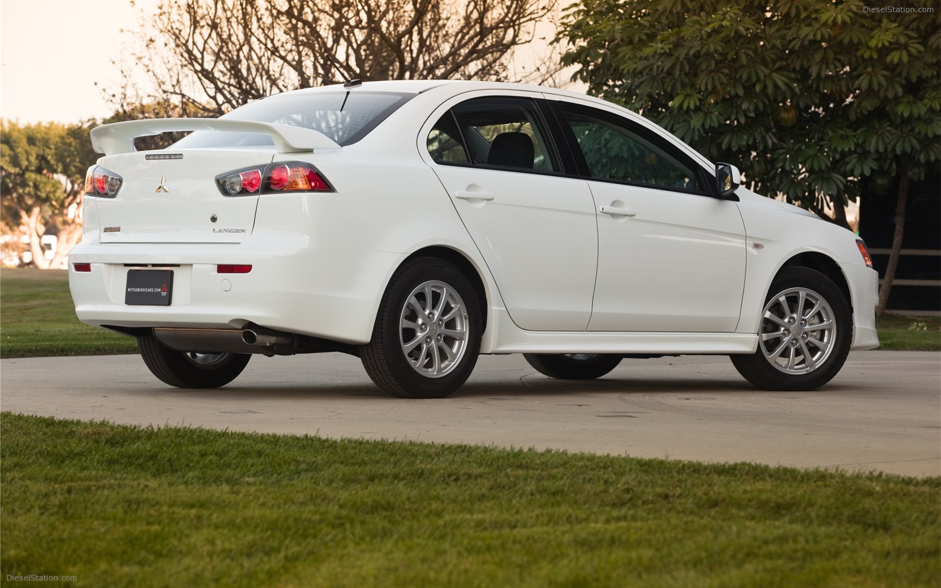 MItsubishi Lancer ES 2011 Widescreen Exotic Car Image 04