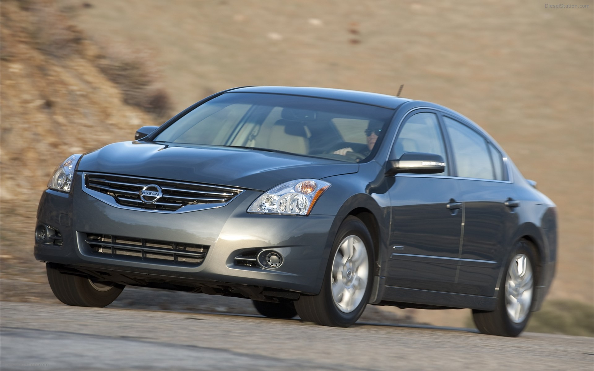 2011 Nissan altima coupe hybrid #4