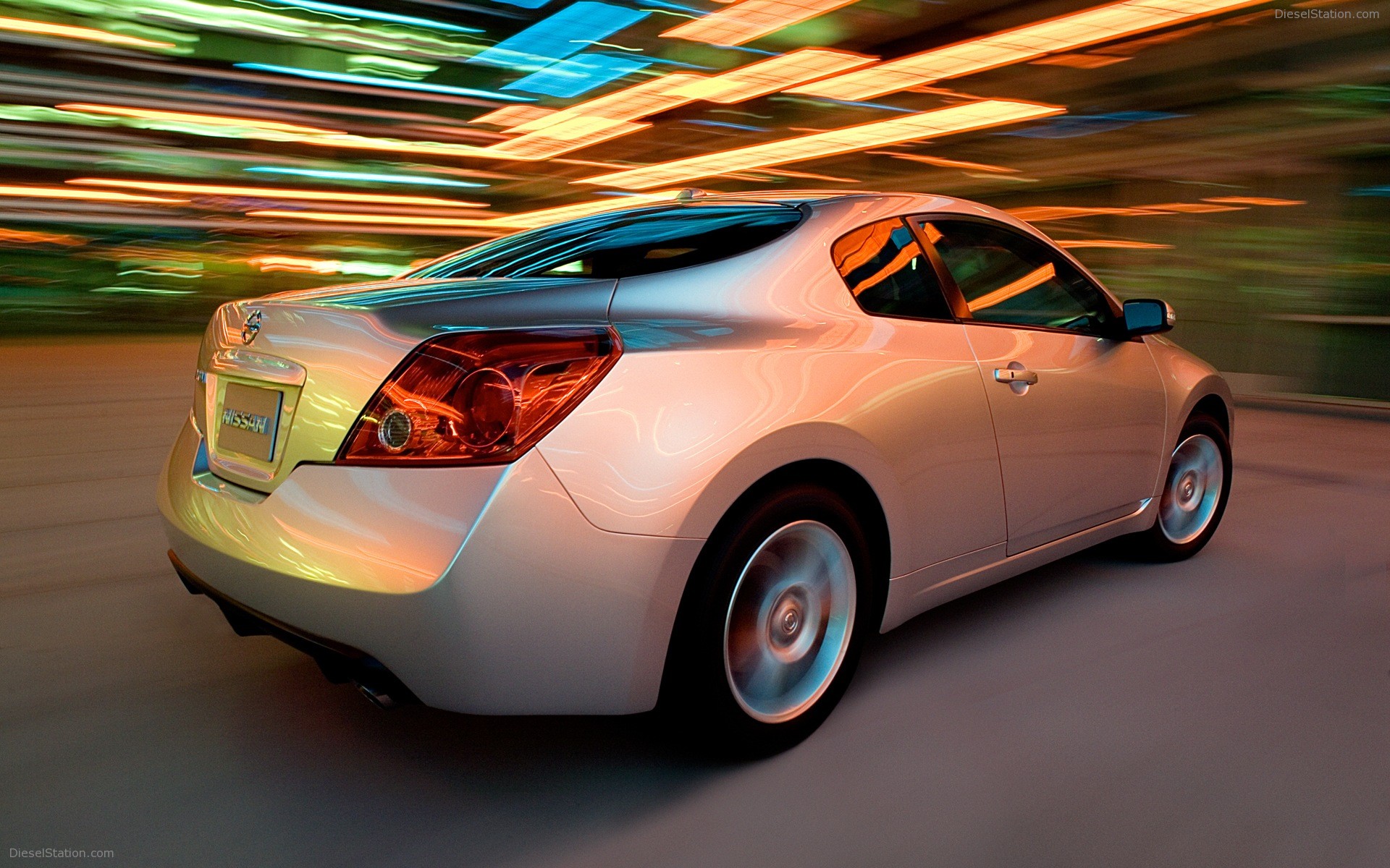 Nissan ultima hachback #9