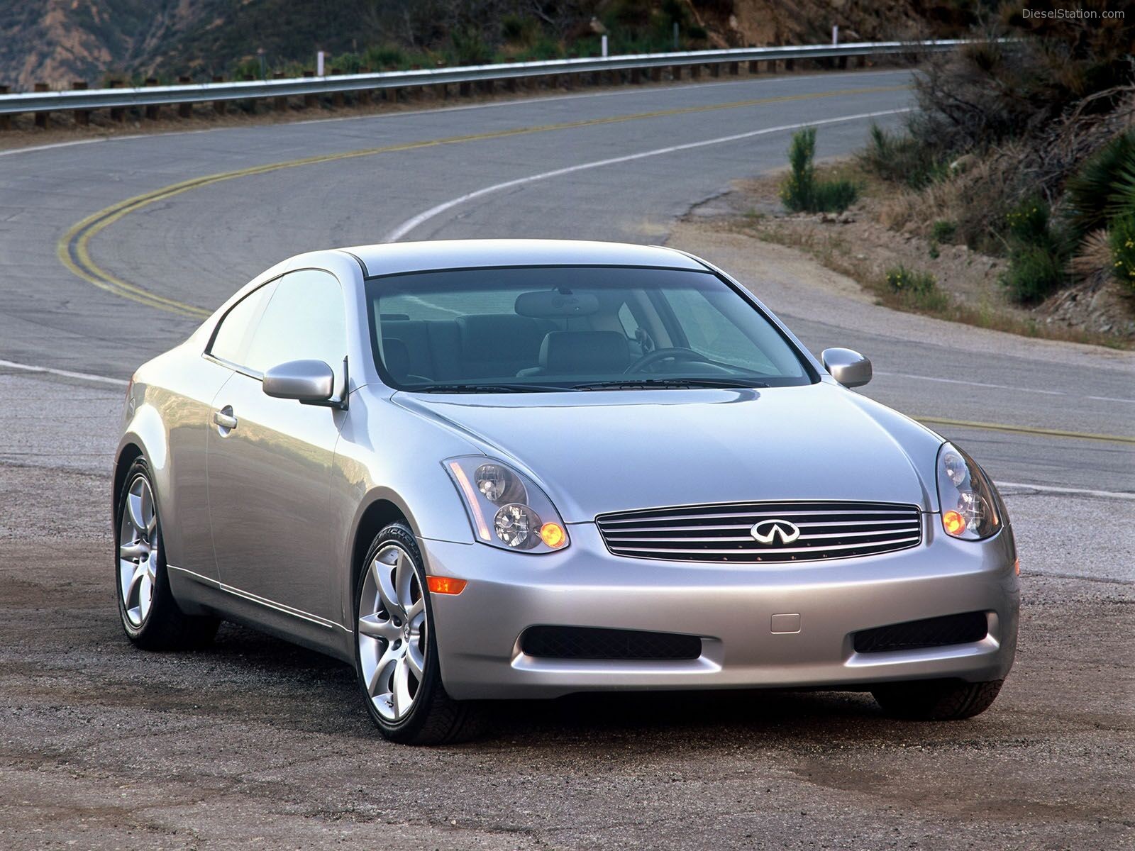 G35 nissan coupe