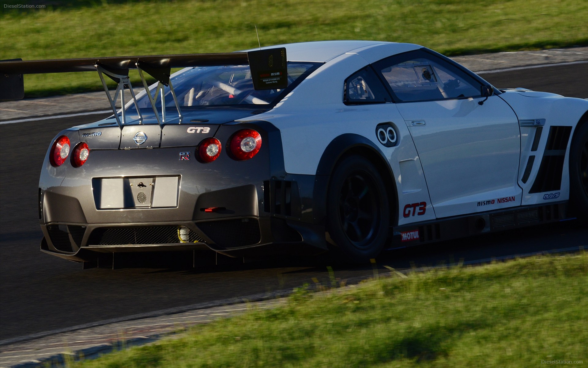 04 Nissan nismo gt-r