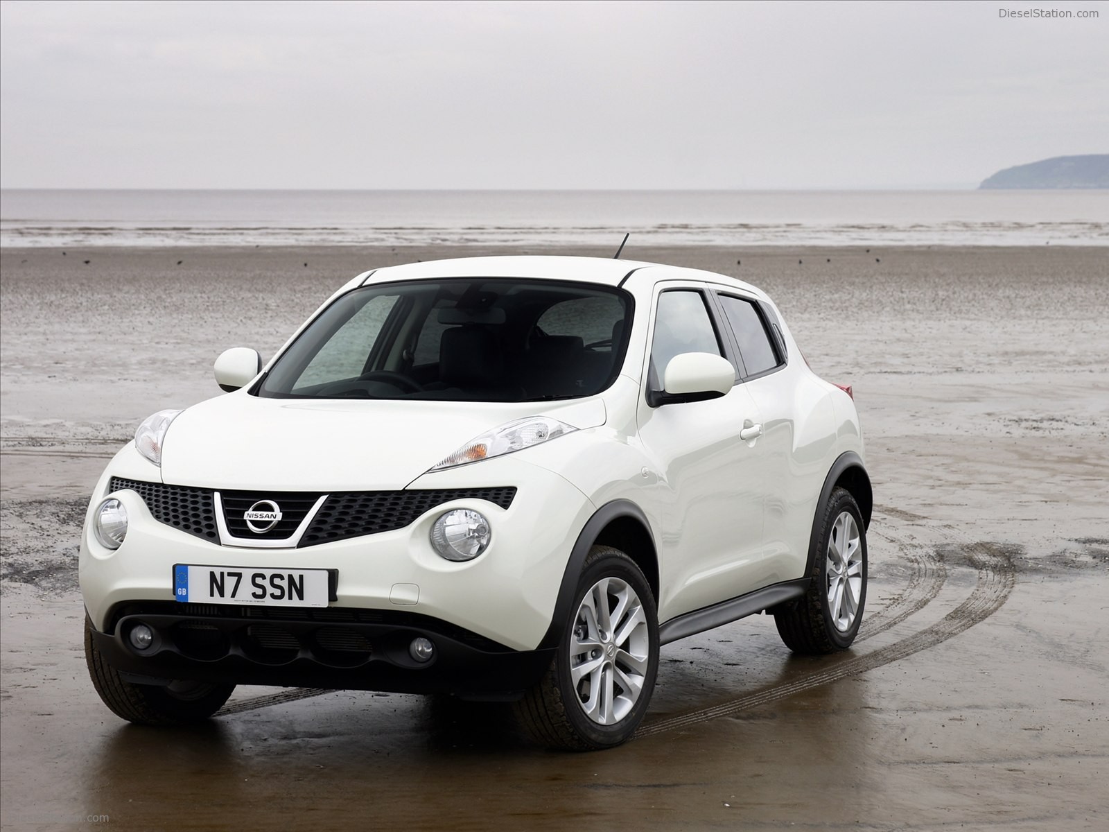 Nissan Juke 2012 Exotic Car Wallpapers 02 of 4 : Diesel Station