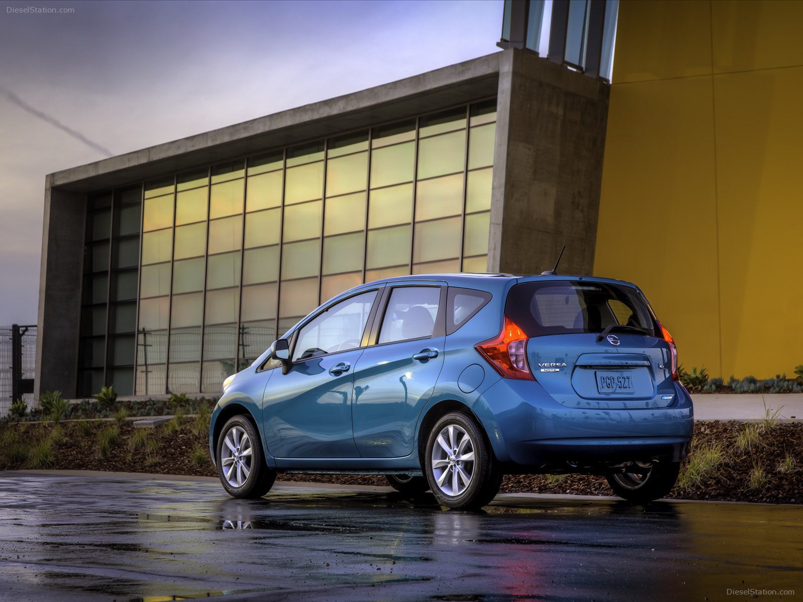 Nissan versa note wallpaper